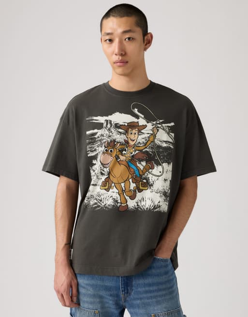 トップス LEVI'S x Toy Story Boxy Tee Woody \"Black Levi's® X Toy Story Boxy Tee - Multi-color | Levi's® US