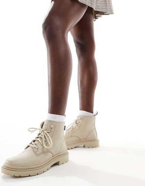 Levi's Trooper leather look lace up boots in beige - view 1
