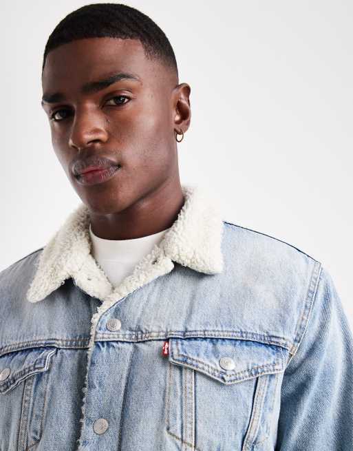 Levi's - Type 3 - Giacca trucker in denim lavaggio chiaro con fodera in pile borg, 5 di 5