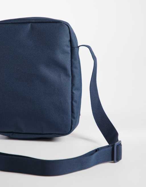 Levi's – Umhängetasche in Marineblau mit kleinem Fledermaus-Logo, 4 von 4