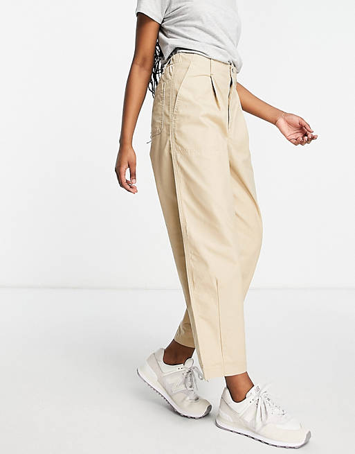 Levi's utility pleated balloon trouser in tan