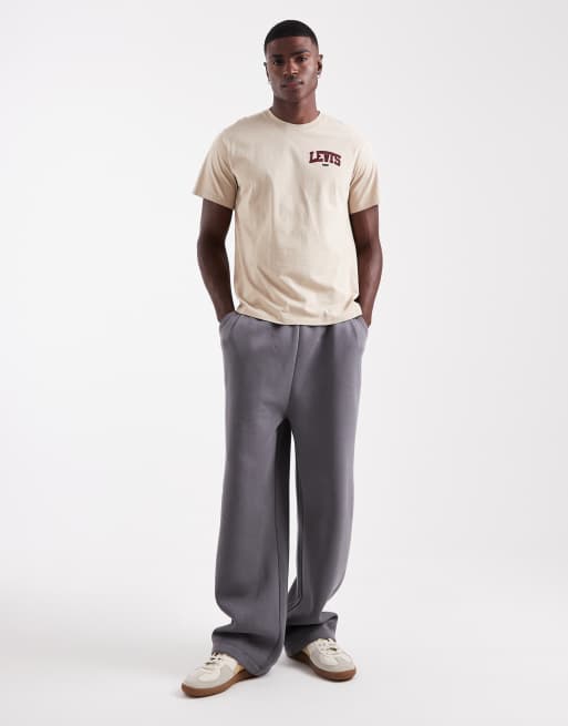Levi's varsity back print relaxed fit t-shirt in white, 2 of 5