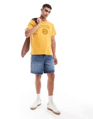 Levi's Levi's varsity patch logo relaxed fit t-shirt in yellow