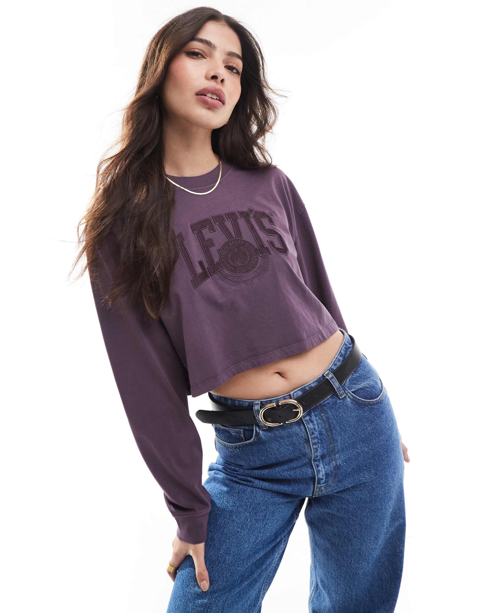 levi's varsity tonal logo crop long sleeve t-shirt in purple