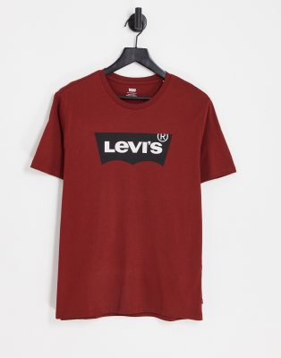 levis red t shirt