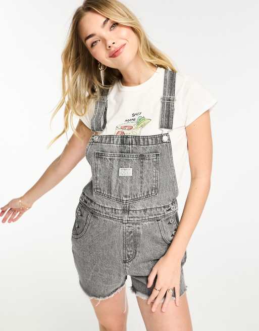 Levi s Vintage Kurze Latzhose in verwaschenem Schwarz