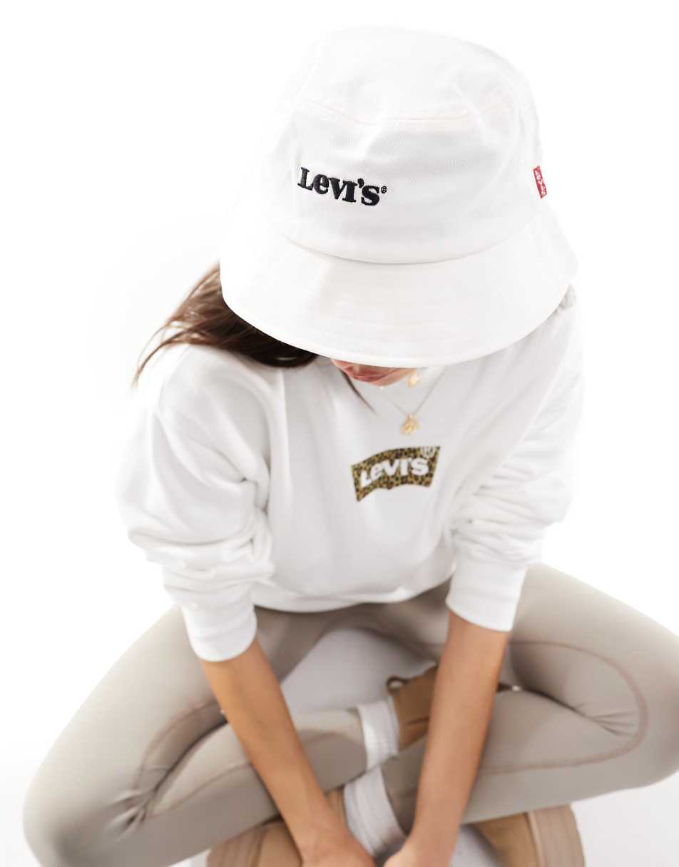 Levi's vintage logo bucket hat in white