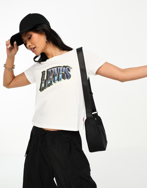 Levi's – Vit T-shirt med grafiskt surftryck och logga i vykortsstil