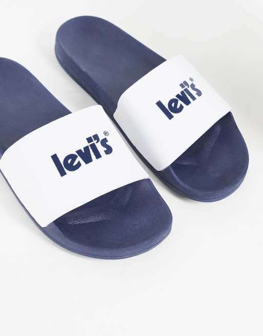 Levi's – Vita tofflor med affischlogga