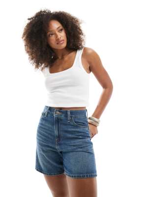 Levi's - Weite Jeans-Shorts in Mittelblau mit hohem Bund