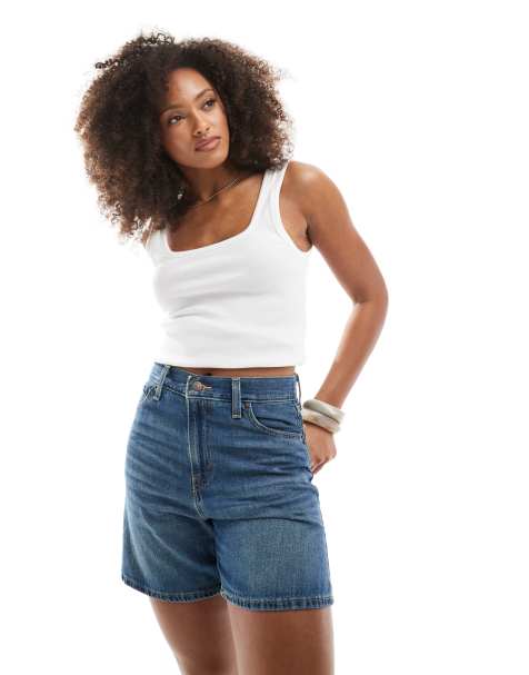 Levi's – Weite Jeans-Shorts in Mittelblau mit hohem Bund - view 1