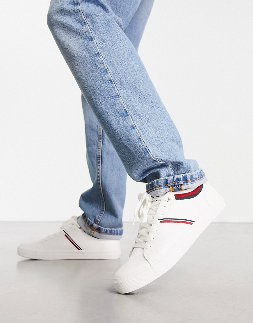 Levi's Woodward Sneakers In White Faux Leather