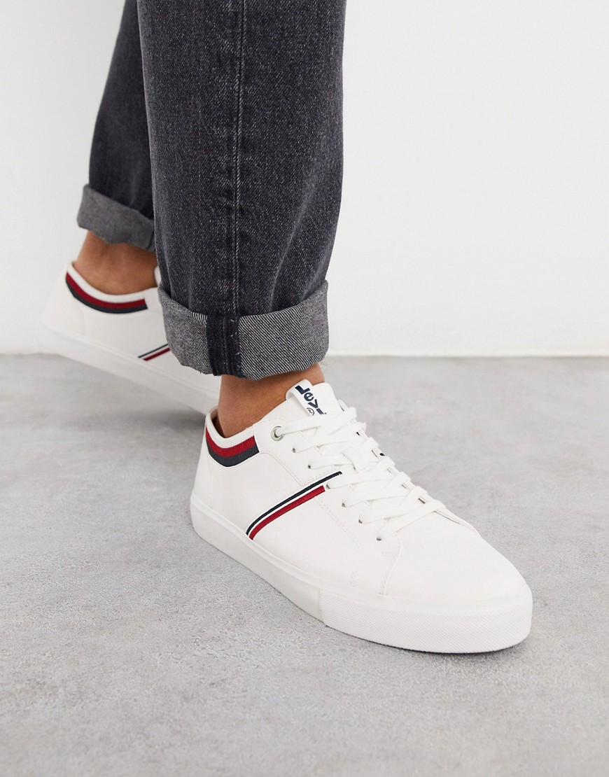Levi's - Woodward - Sneakers met biezen in wit