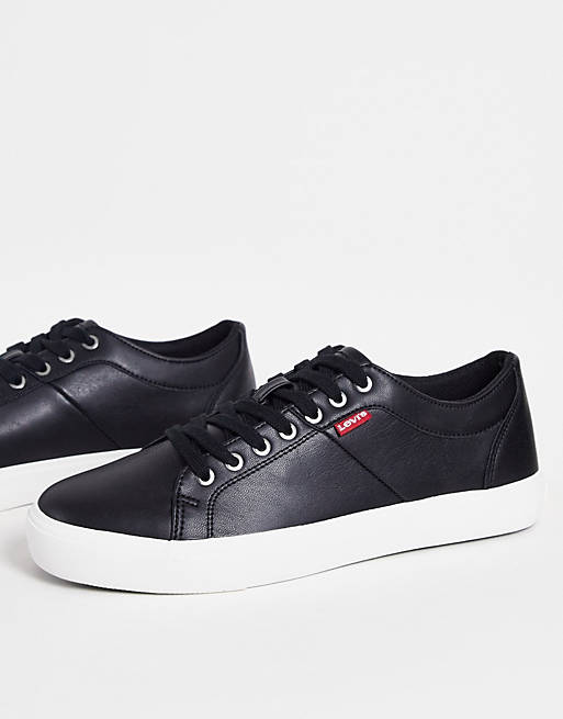Levi's Woodward sneakers with small tab logo in black