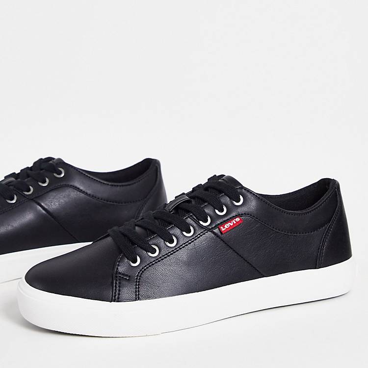 Levi's Woodward sneakers with small tab logo in black | ASOS