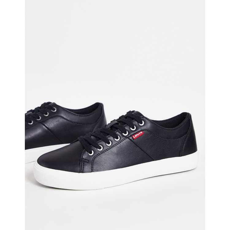 Levi's Woodward sneakers with small tab logo in black | ASOS