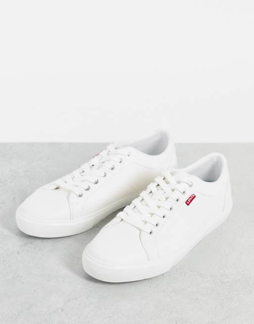 Levi's woodward trainers with small tab logo in white