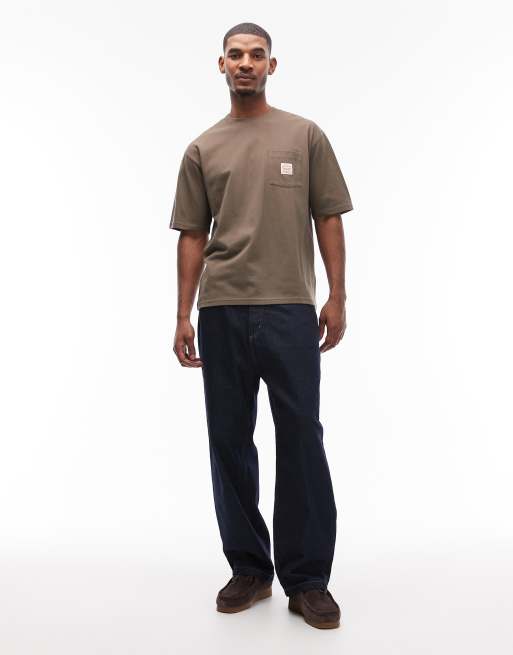 Levi's – Workwear – Brun, avslappnad t-shirt med logga på fickan, 2 av 5