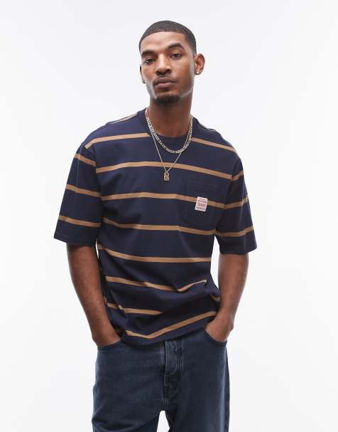 Levi's – Workwear Capsule – Gestreiftes T-Shirt in Marineblau/Beige mit Brusttasche, Logo-Aufnäher und lockerem Schnitt - view 1