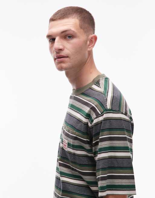 Levi's - Workwear Capsule - Losvallend T-shirt met logolabel op de borstzak in donkergroen, 4 van 5