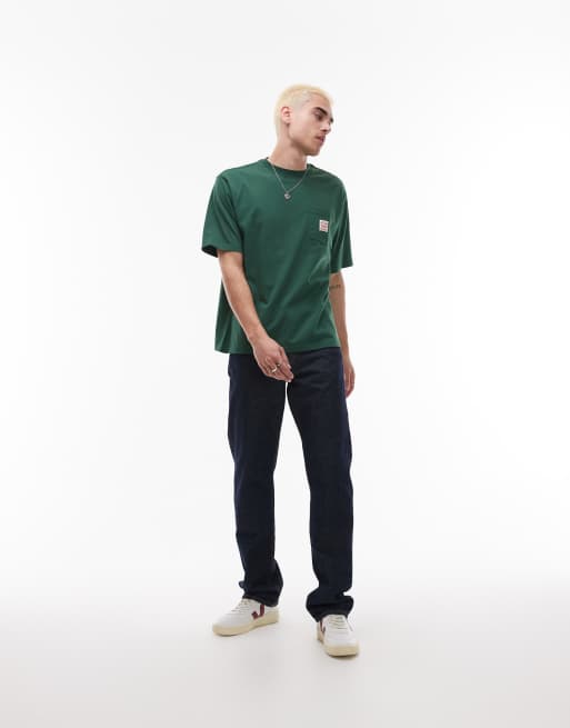 Levi's - Workwear Capsule - Losvallend T-shirt met logolabel op de borstzak in donkergroen, 2 van 4