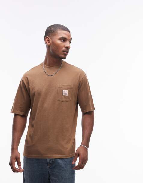 Levi's - Workwear Capsule - T-shirt ampia marrone con tasca ed etichetta del logo - view 1