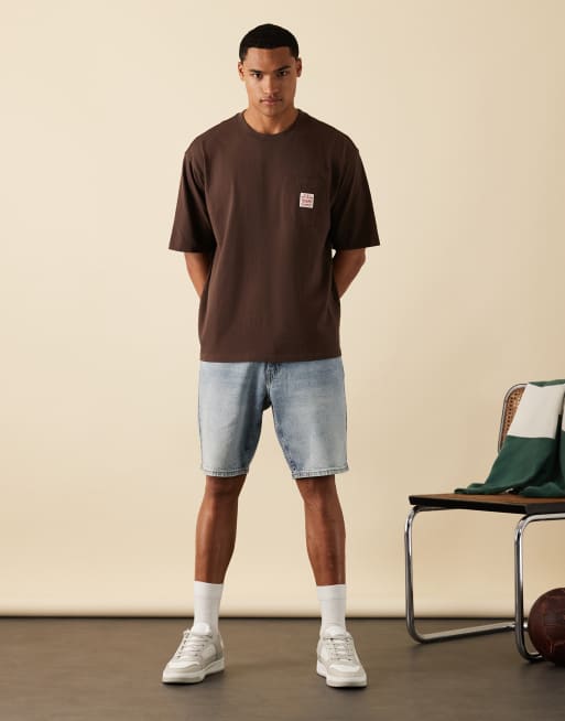 Levi's - Workwear Capsule - T-shirt met losse pasvorm en logo op de zak in bruin, 2 van 5