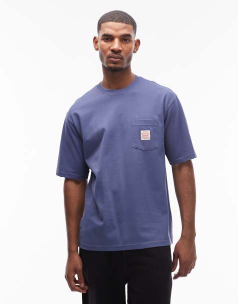 Levi's – Workwear – Granatowy luźny T-shirt z kieszonką i logo - view 1