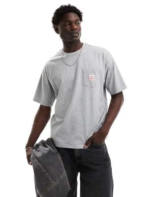Levi's - Workwear - Losvallend T-shirt met zak in gemêleerd grijs - view 1