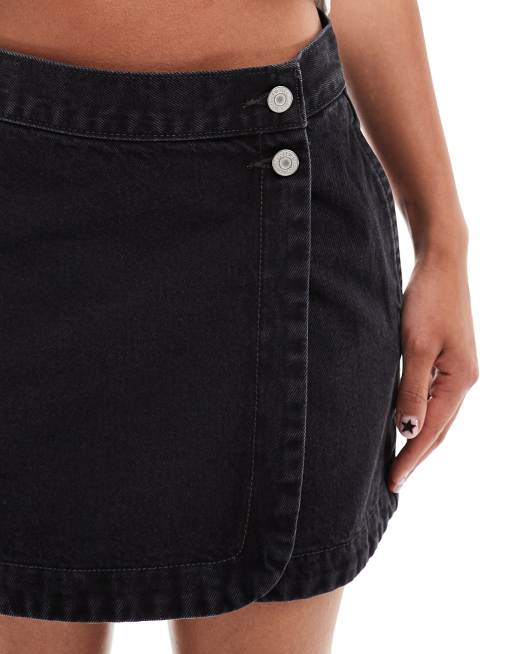 Levi s wrap denim skirt in black