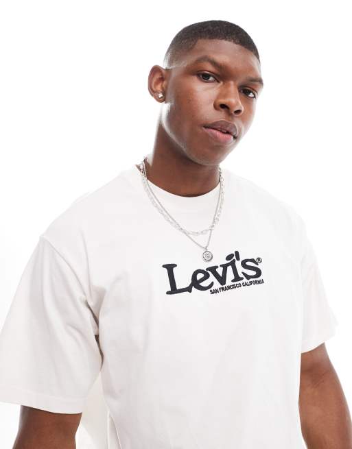 Levi's x ASOS - Cremehvid T-shirt med retro-logo på brystet - Kun hos ASOS