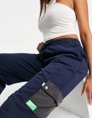 levis cargo joggers