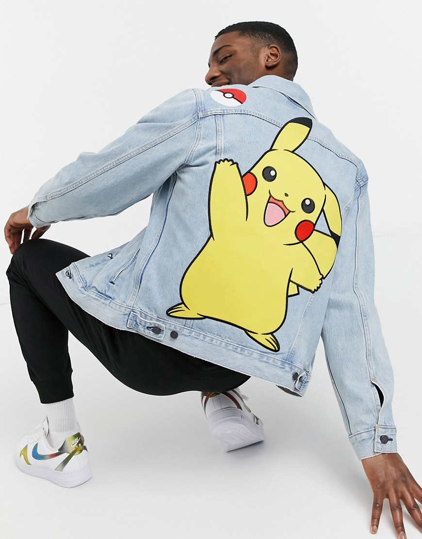 Levi's x Pokemon – Stentvättad jeansjacka i vintage-passform med stort Pikachu-tryck baktill-Blå
