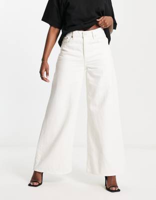 Le pantalon évasé fin velours côtelé | Vero Moda | | Simons