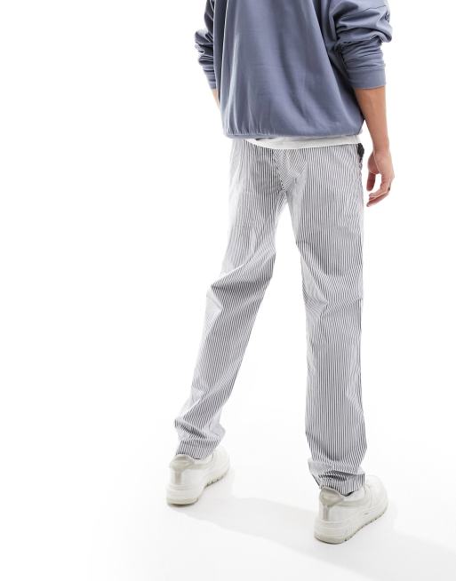 Levi's – XX Easy – Białe ściągane w talii na sznurek chinosy w granatowe prążki, 4 z 5