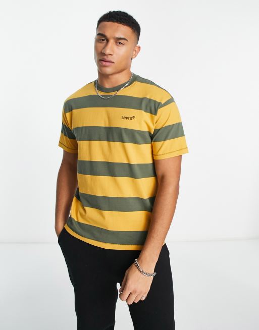 Levi's – Zielono-żółty T-shirt oversize w paski z małym logo