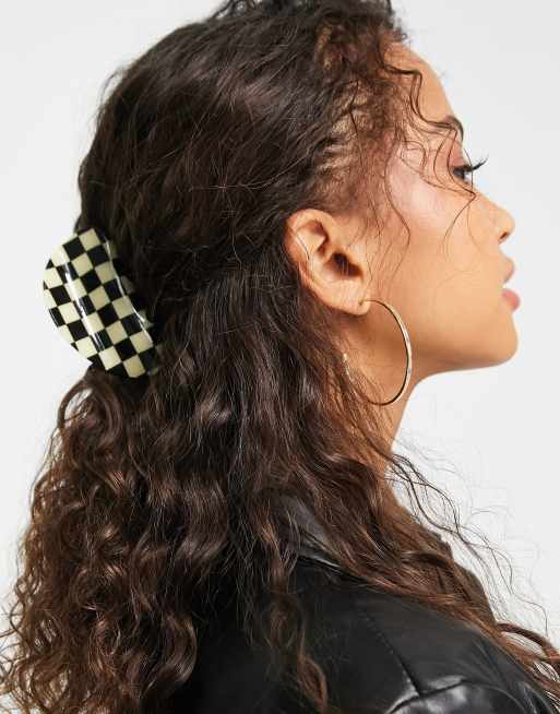 Liars and Lovers – Haarspange in Schwarzweiß mit Schachbrettmuster, 4 von 4