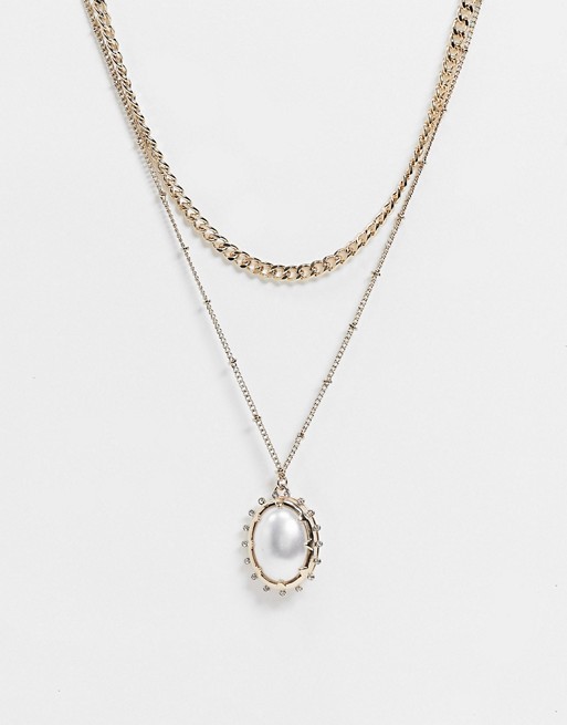 Liars & Lovers multirow necklace with pearl pendant in gold