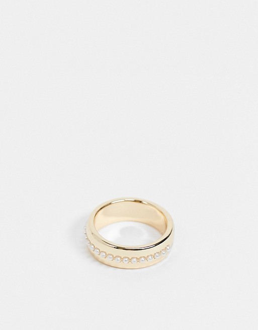Liars & Lovers ring with pearl detail in gold