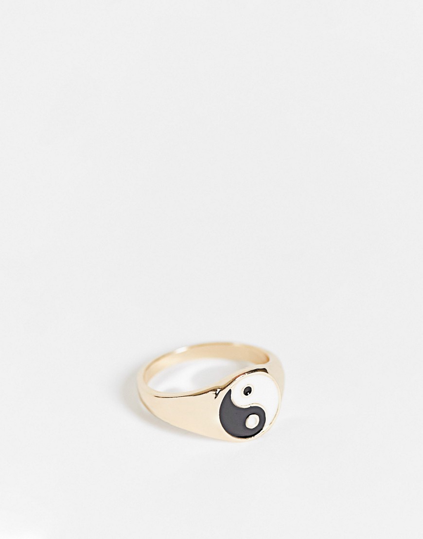 Liars & Lovers Yin Yang Signet Ring In Gold