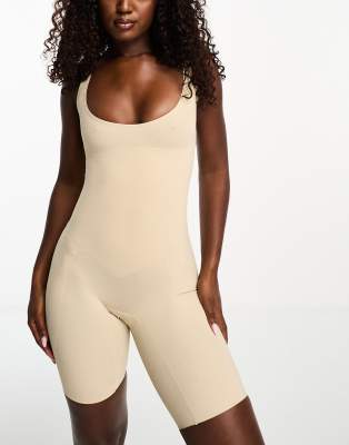 Thumbnail - Lindex - Konturierender, nahtloser Body in Beige mit festem Halt-Neutral