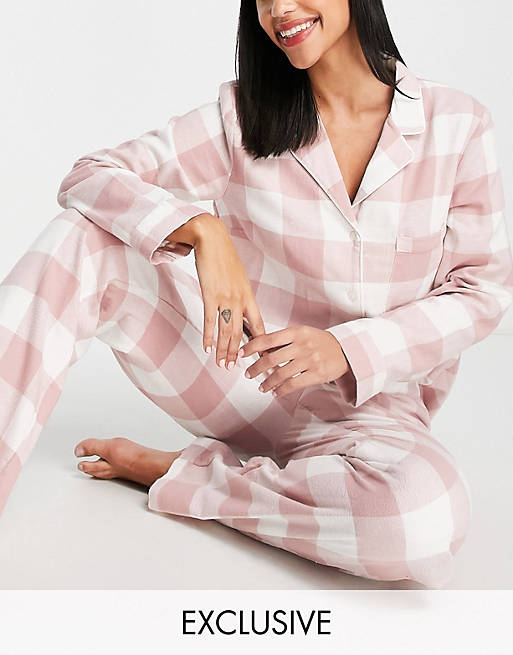 Lindex - Lyserødt ternet pyjamassæt med bukser & top med reverskrave i økologisk bomuldsblanding med gaveindpakning - Kun hos ASOS