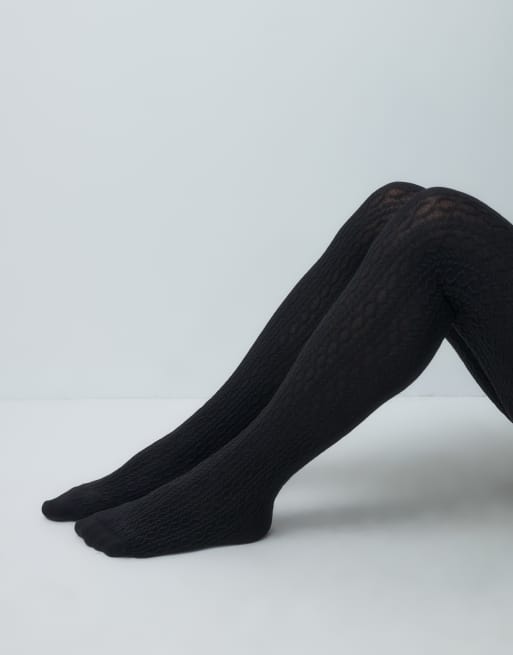 Lindex mini strømpebukser med kabelstrik i sort, 3 af 3
