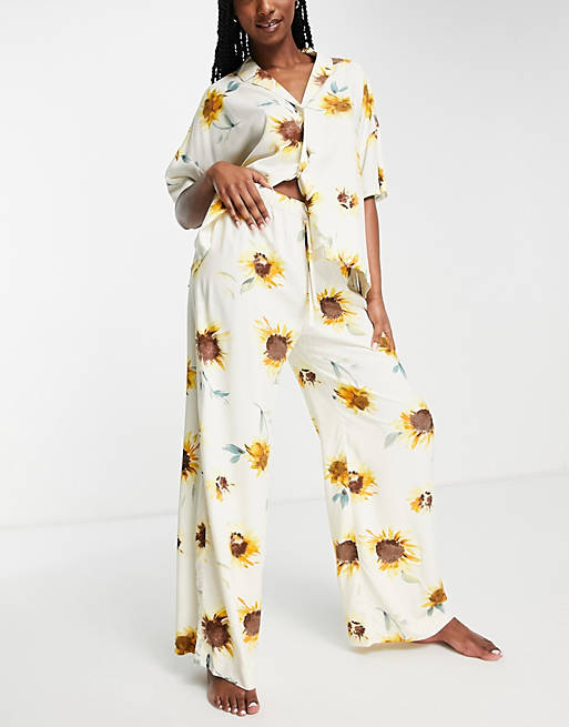 Lindex - Pyjamaset van top met reverskraag en broek met wijde pijpen met zonnebloemenprint