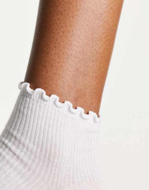 Ribbed Ruffle Socks White