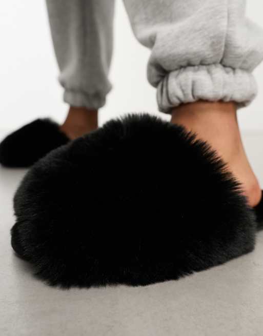 Black store fluffy slippers