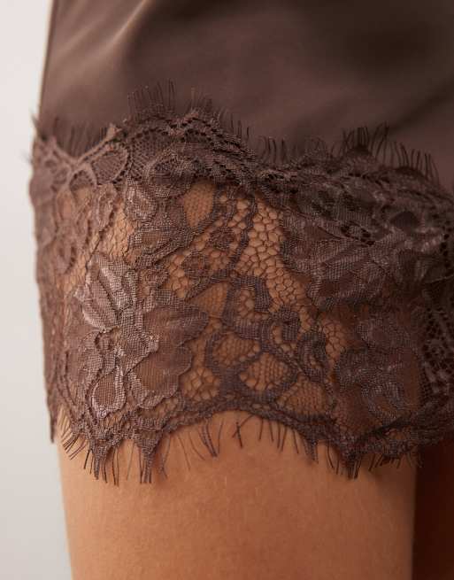 Lioness - Angelic - Robe courte satinée avec détails en dentelle transparente sur le buste - Chocolat foncé, 3 de 4