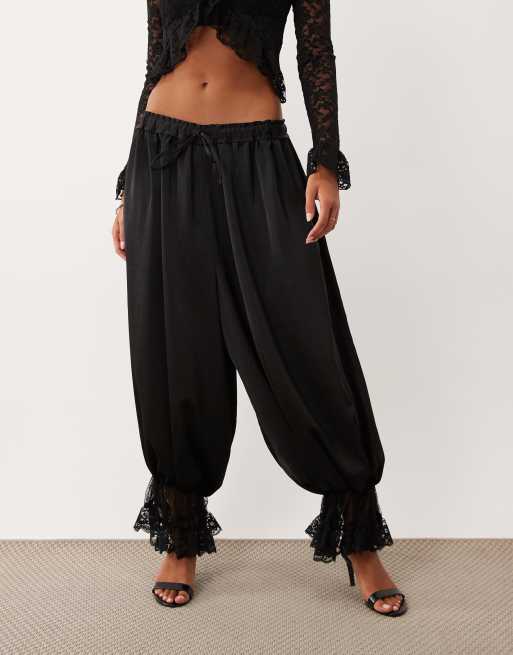 Lioness Ballonhose mit Spitzensaum, Co-ord in Schwarz, 2 von 5