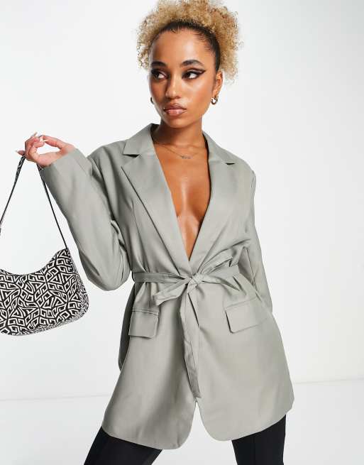 Lioness – Blazer in Stein mit Bindegürtel