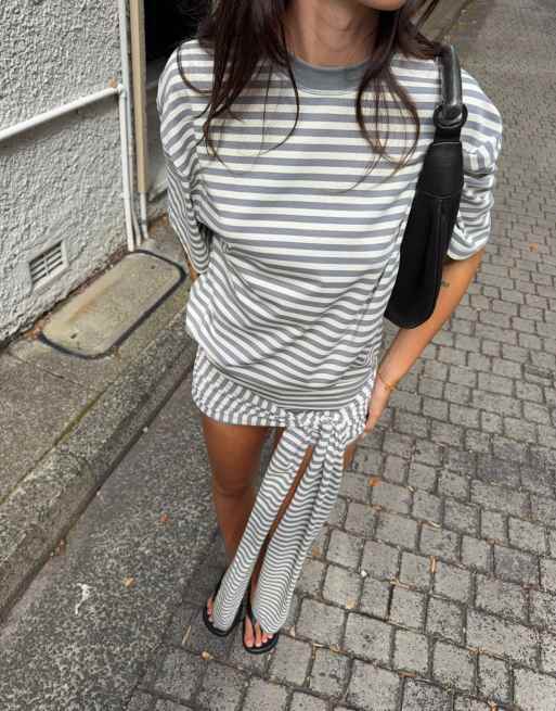 Lioness Bloom cotton blend short sleeve crew neck boxy t-shirt co-ord in ash stripe, 3 of 4